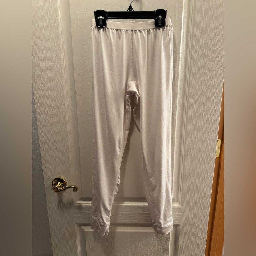 Cuddl Duds Soft White Base Layer/ Thermal Leggings woman’s medium